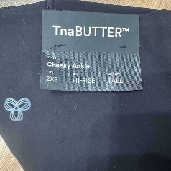 TnaBUTTER™ leggings NWT - Picture 3 of 3